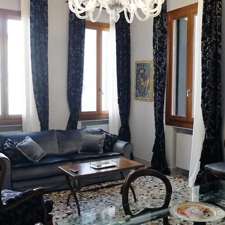 San Marco Charming Muneghe Apartment Apartmán