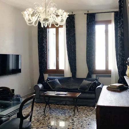 San Marco New Luxury Muneghe Apartmán *