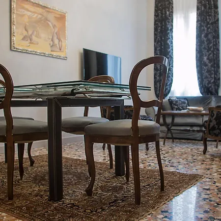 Apartmán San Marco New Luxury Muneghe